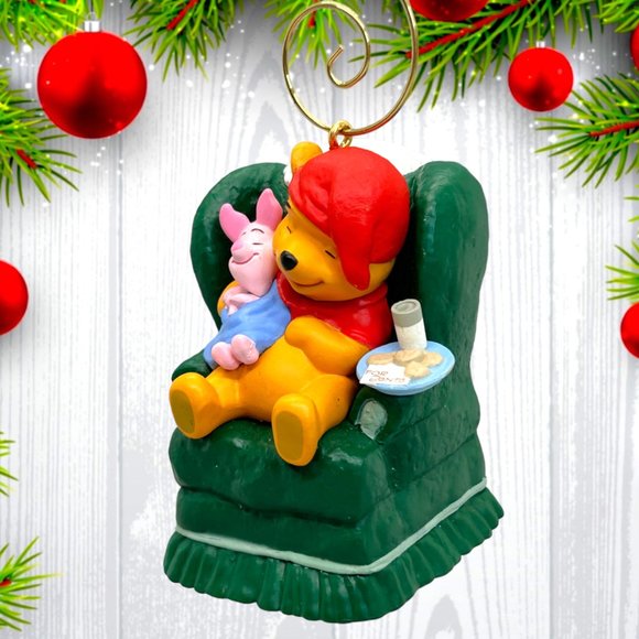 Hallmark Keepsake Disney Winnie the Pooh Waitin On Santa Christmas Tree Ornament - Picture 2 of 2